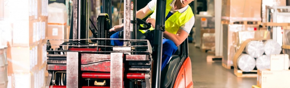 Aansprakelijkheid voor het meeliften op de vork van een heftruck